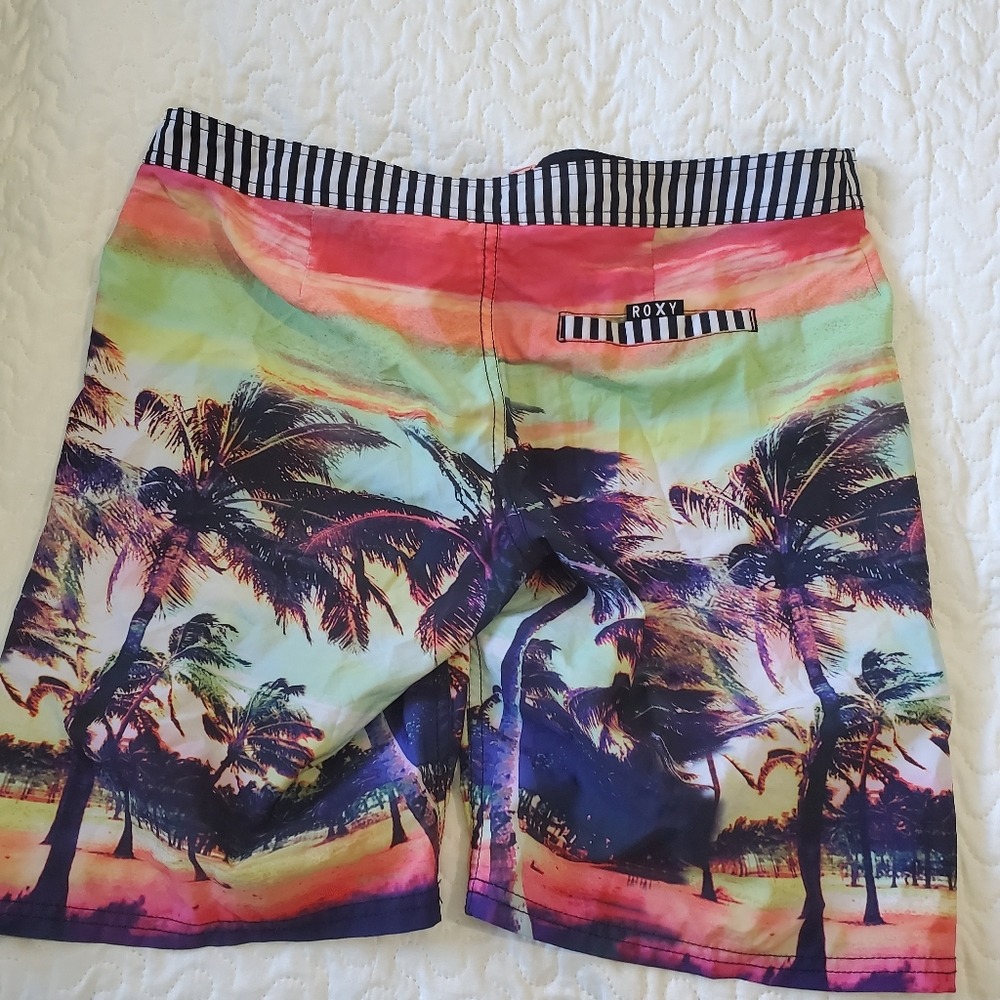 Shorts - Picture 6 of 7